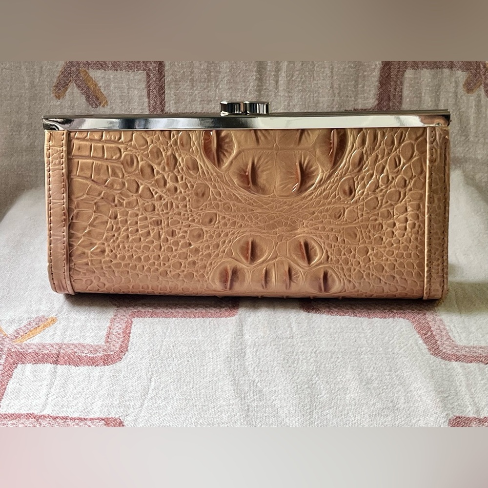 Elegant Tan Crocodile-Embossed Clutch